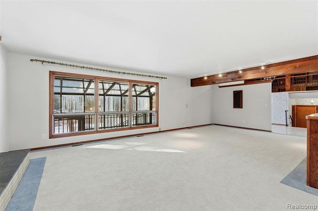 4710 Cove Road, West Bloomfield, MI 48323