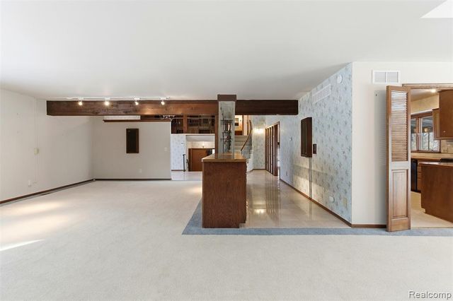 4710 Cove Road, West Bloomfield, MI 48323