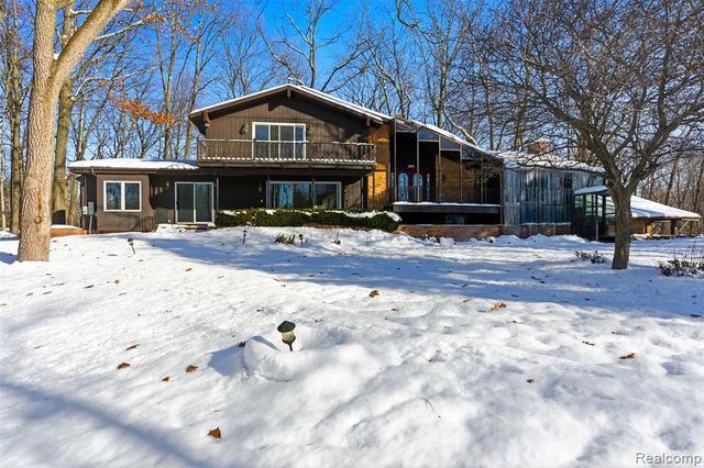 4710 Cove Road, West Bloomfield, MI 48323