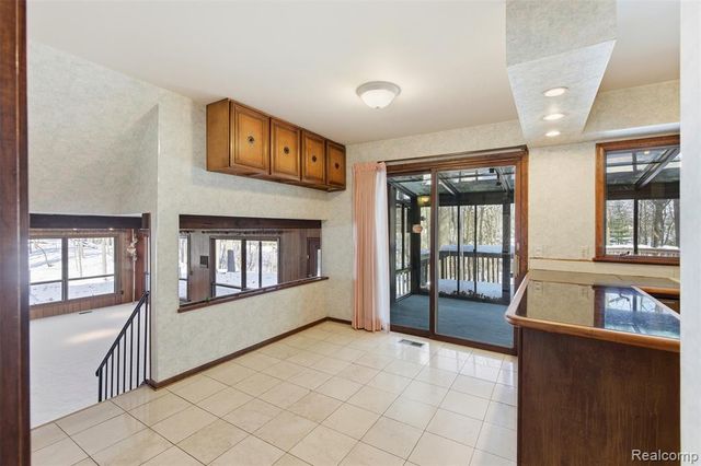 4710 Cove Road, West Bloomfield, MI 48323