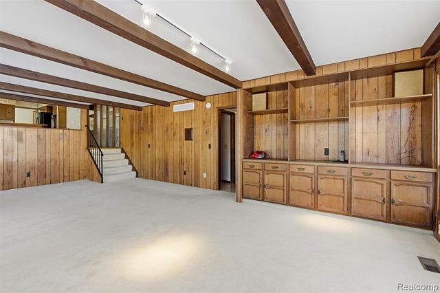 4710 Cove Road, West Bloomfield, MI 48323