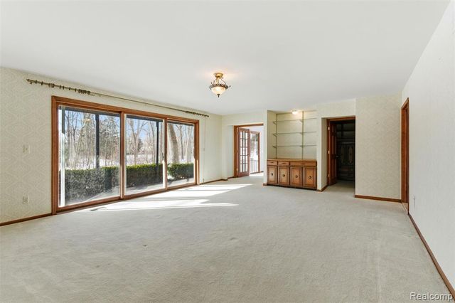 4710 Cove Road, West Bloomfield, MI 48323