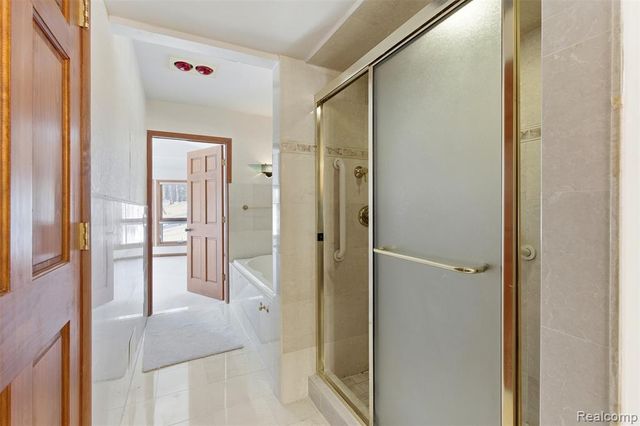 4710 Cove Road, West Bloomfield, MI 48323