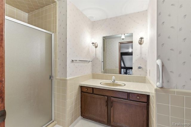 4710 Cove Road, West Bloomfield, MI 48323