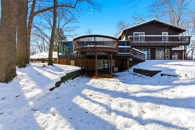 4710 Cove Road, West Bloomfield, MI 48323