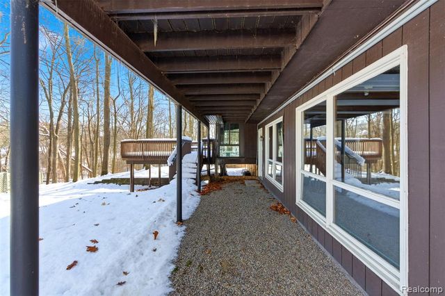 4710 Cove Road, West Bloomfield, MI 48323