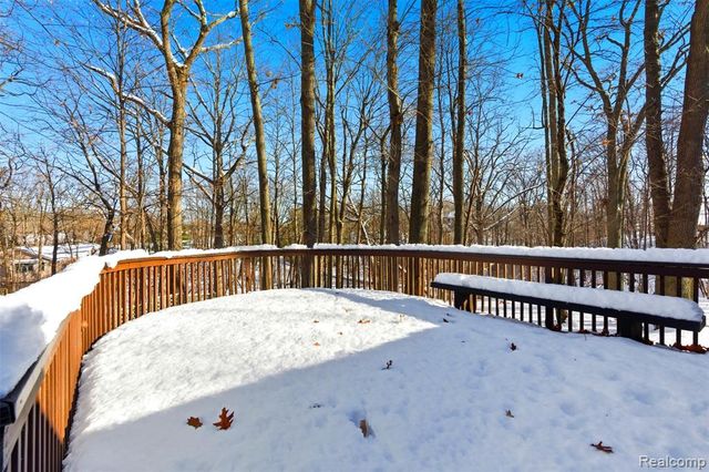 4710 Cove Road, West Bloomfield, MI 48323