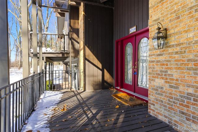 4710 Cove Road, West Bloomfield, MI 48323