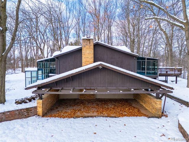 4710 Cove Road, West Bloomfield, MI 48323