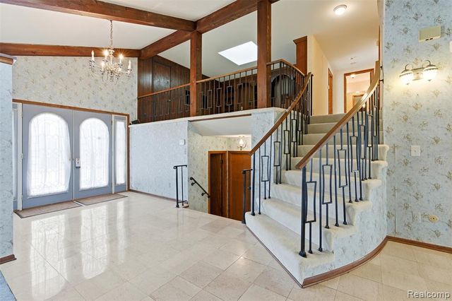 4710 Cove Road, West Bloomfield, MI 48323