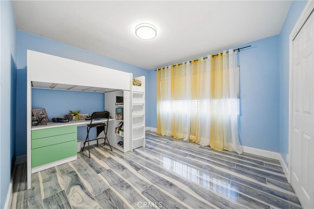 Image 25 of property listing at 10225 Donna, Northridge, CA 91324