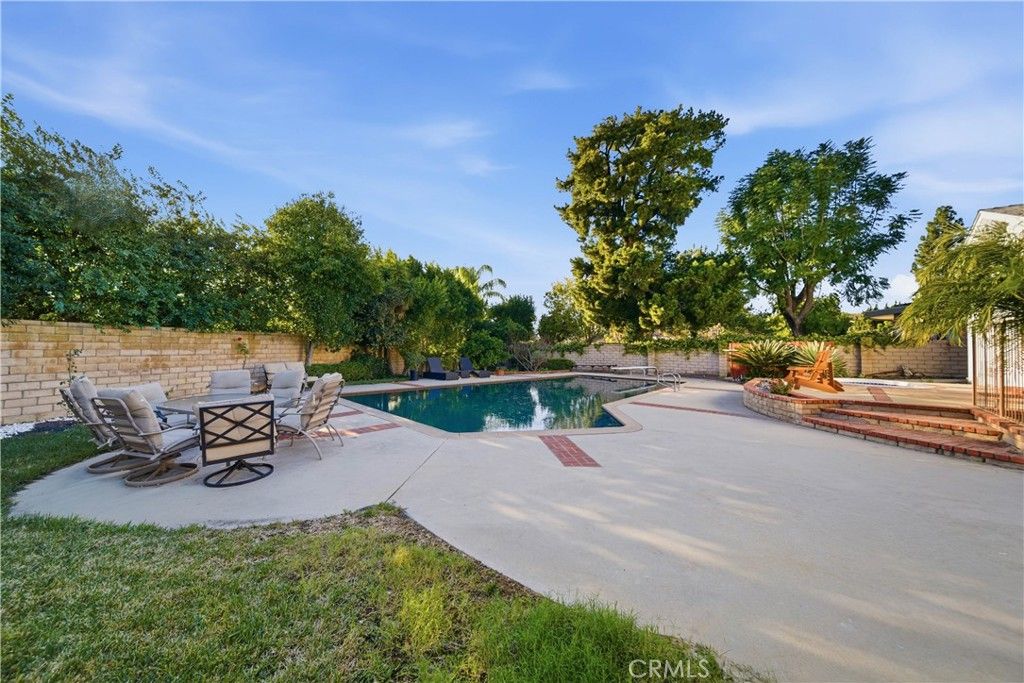 Image 30 of property listing at 10225 Donna, Northridge, CA 91324