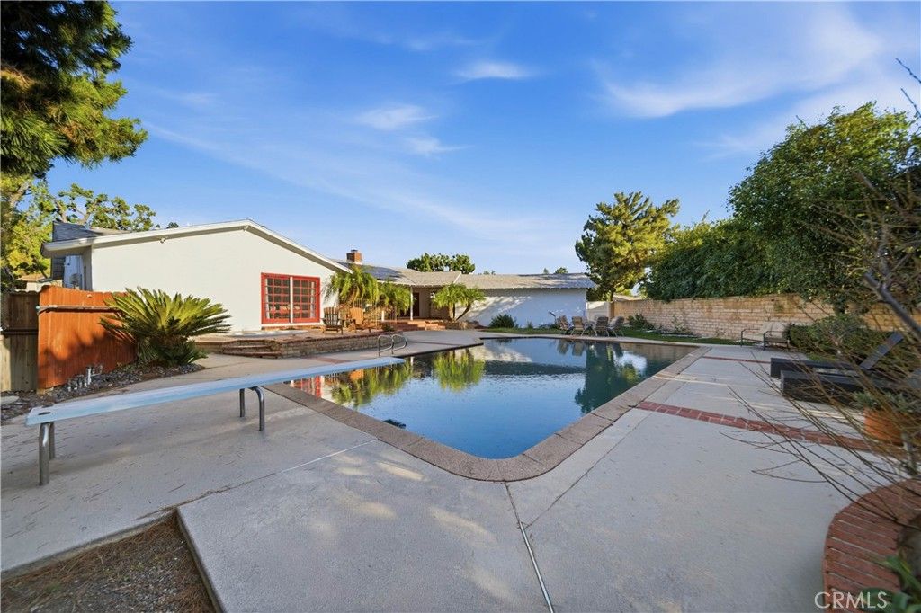 Image 34 of property listing at 10225 Donna, Northridge, CA 91324