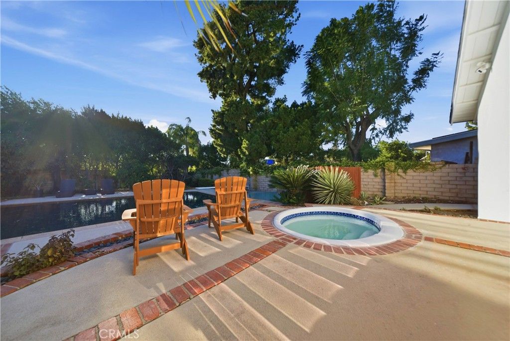 Image 38 of property listing at 10225 Donna, Northridge, CA 91324