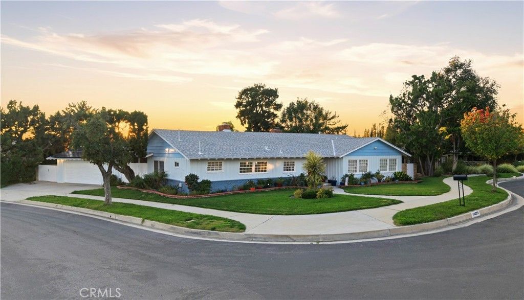 Image 42 of property listing at 10225 Donna, Northridge, CA 91324