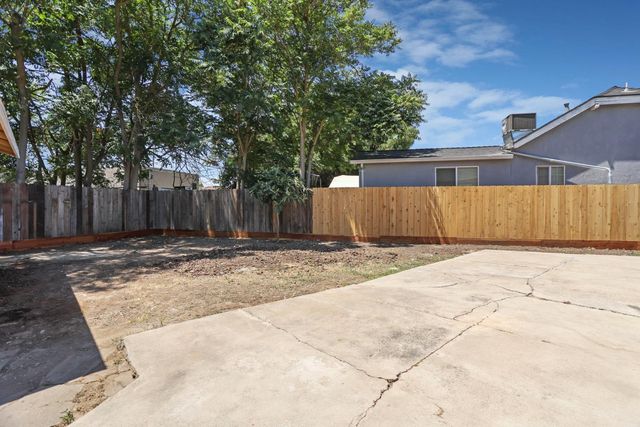 1520 N Berkeley Ave, Stockton, CA 95205
