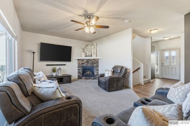 17302 Larimore Avenue, Omaha, NE 68116