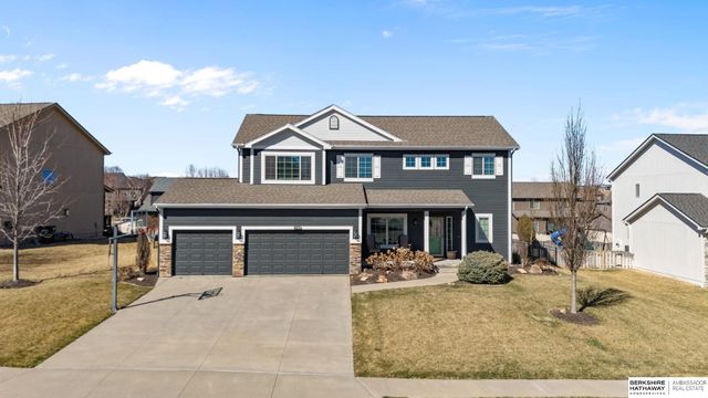 17302 Larimore Avenue, Omaha, NE 68116