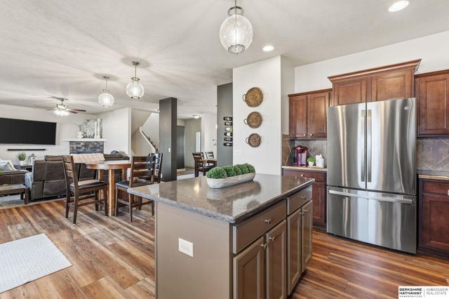 17302 Larimore Avenue, Omaha, NE 68116