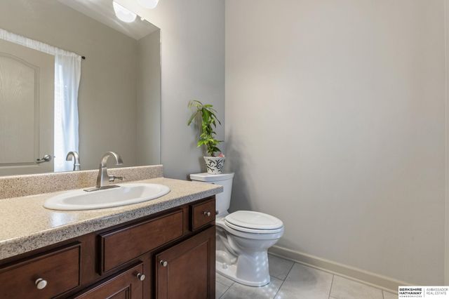 17302 Larimore Avenue, Omaha, NE 68116