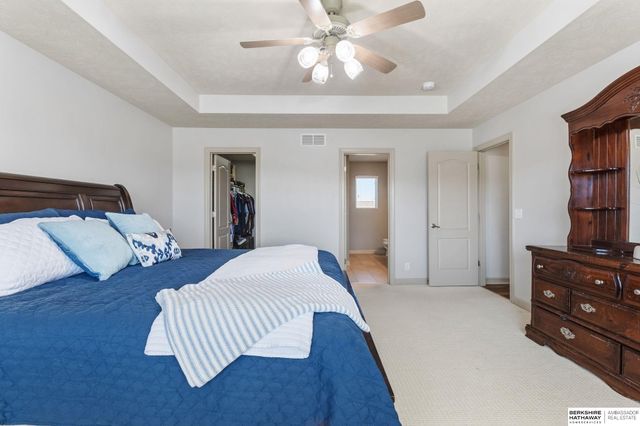 17302 Larimore Avenue, Omaha, NE 68116