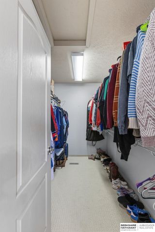 17302 Larimore Avenue, Omaha, NE 68116