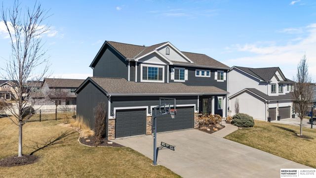 17302 Larimore Avenue, Omaha, NE 68116