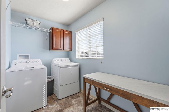 17302 Larimore Avenue, Omaha, NE 68116