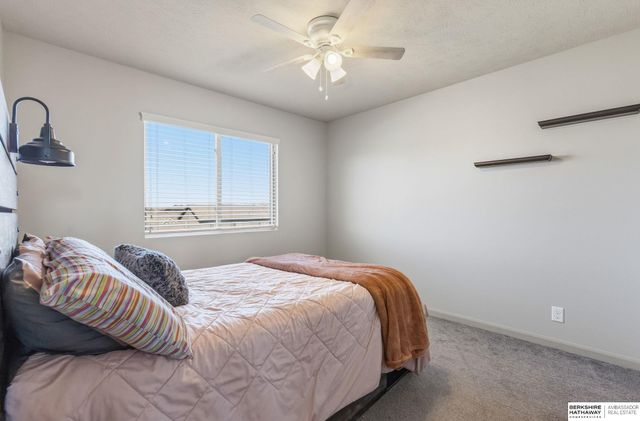 17302 Larimore Avenue, Omaha, NE 68116