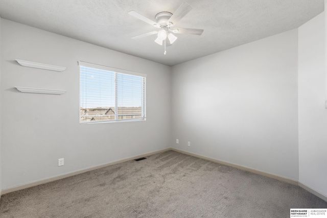 17302 Larimore Avenue, Omaha, NE 68116