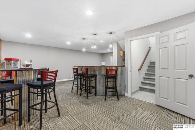 17302 Larimore Avenue, Omaha, NE 68116