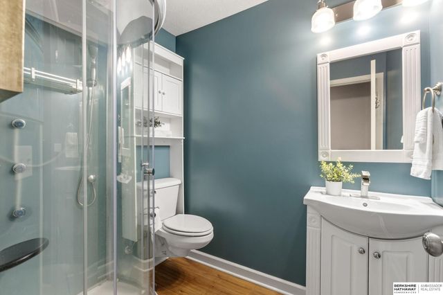 17302 Larimore Avenue, Omaha, NE 68116