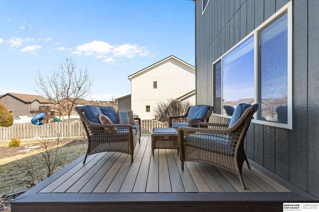 17302 Larimore Avenue, Omaha, NE 68116