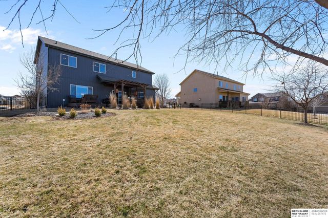 17302 Larimore Avenue, Omaha, NE 68116