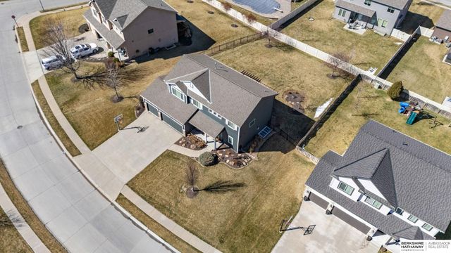 17302 Larimore Avenue, Omaha, NE 68116