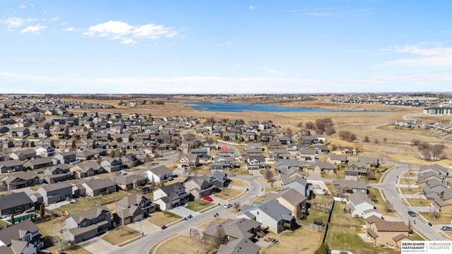 17302 Larimore Avenue, Omaha, NE 68116