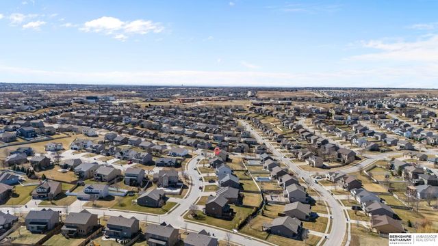 17302 Larimore Avenue, Omaha, NE 68116