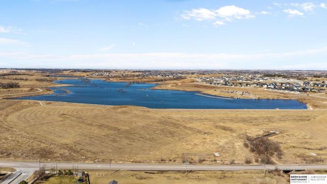 17302 Larimore Avenue, Omaha, NE 68116