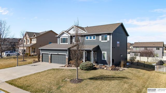 17302 Larimore Avenue, Omaha, NE 68116