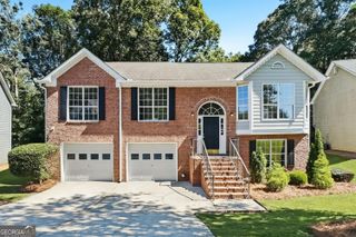 390 Oak Vista Court, Lawrenceville, GA 30044