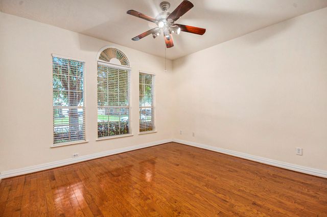 4438 W Maple Drive, Friendswood, TX 77546