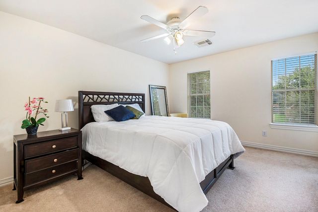 4438 W Maple Drive, Friendswood, TX 77546