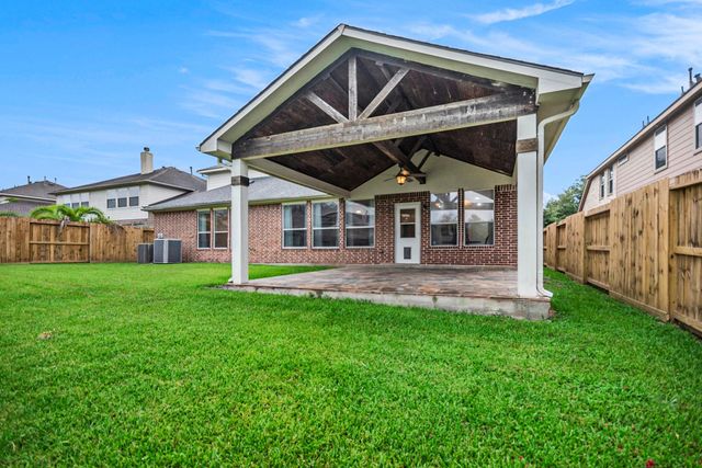 4438 W Maple Drive, Friendswood, TX 77546