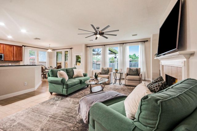 4438 W Maple Drive, Friendswood, TX 77546