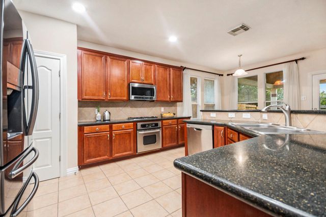 4438 W Maple Drive, Friendswood, TX 77546