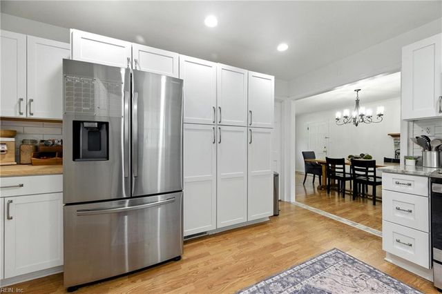 208 Wildwood DR, Yorktown, VA 23692