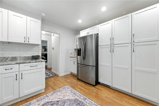 208 Wildwood DR, Yorktown, VA 23692
