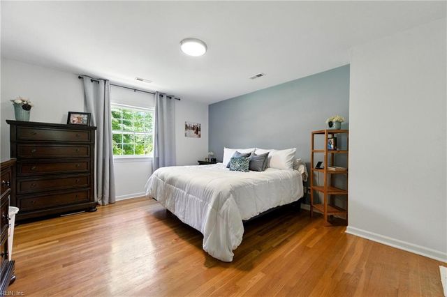 208 Wildwood DR, Yorktown, VA 23692