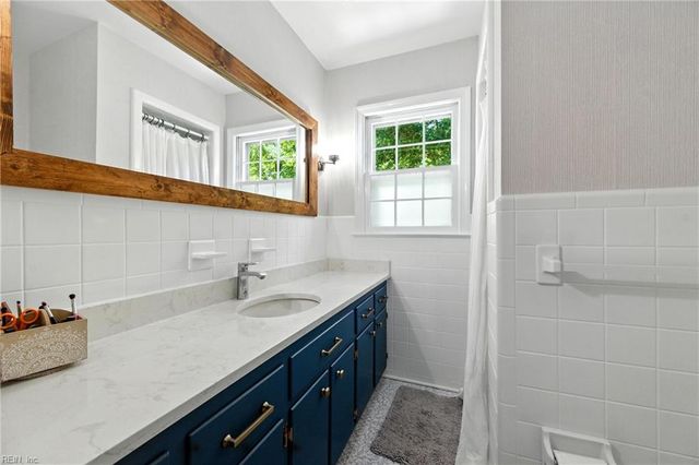 208 Wildwood DR, Yorktown, VA 23692