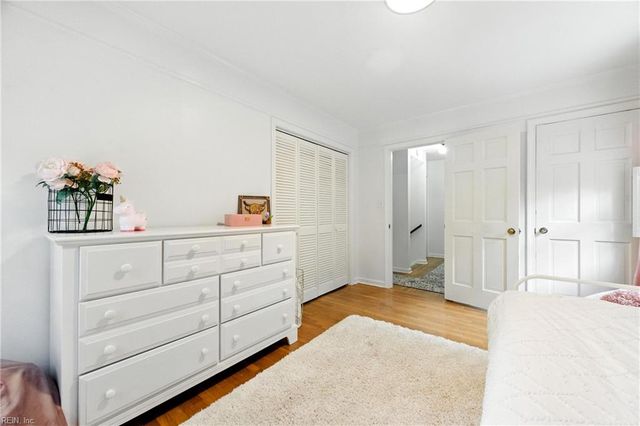 208 Wildwood DR, Yorktown, VA 23692